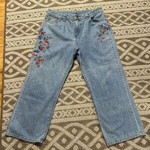 Casual Options capris NWOT Sz 10 painted flowers
